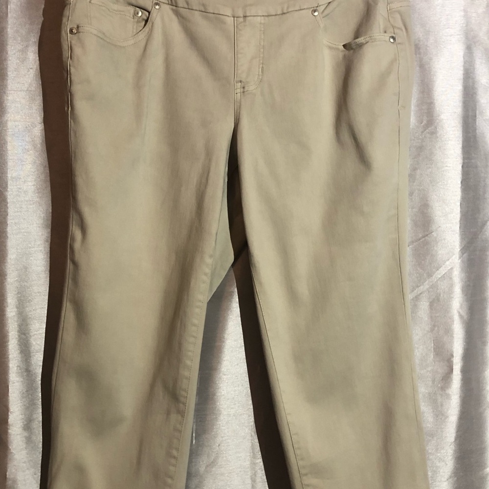 Women's Stretch Tan Cropped Jeans Size 14 by Jag